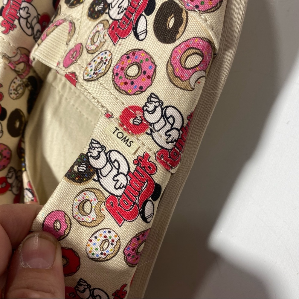 Tom’s Randy’s‎ Donuts Slip On Canvas Woman’s Shoes In The Color Natural NWT 12 - Picture 11 of 16
